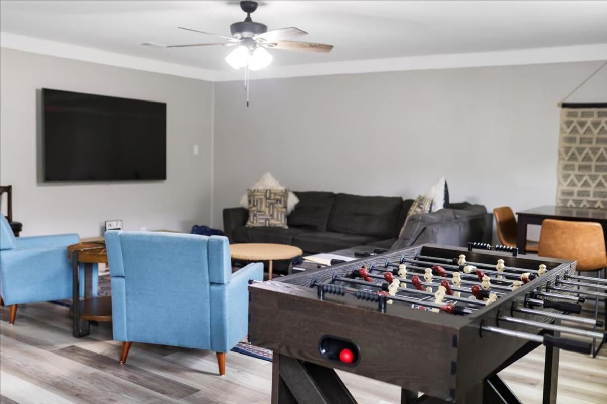 Ranch Home Gem 5Br Home Sleeps 12 With Game Room Gulfport Exteriör bild