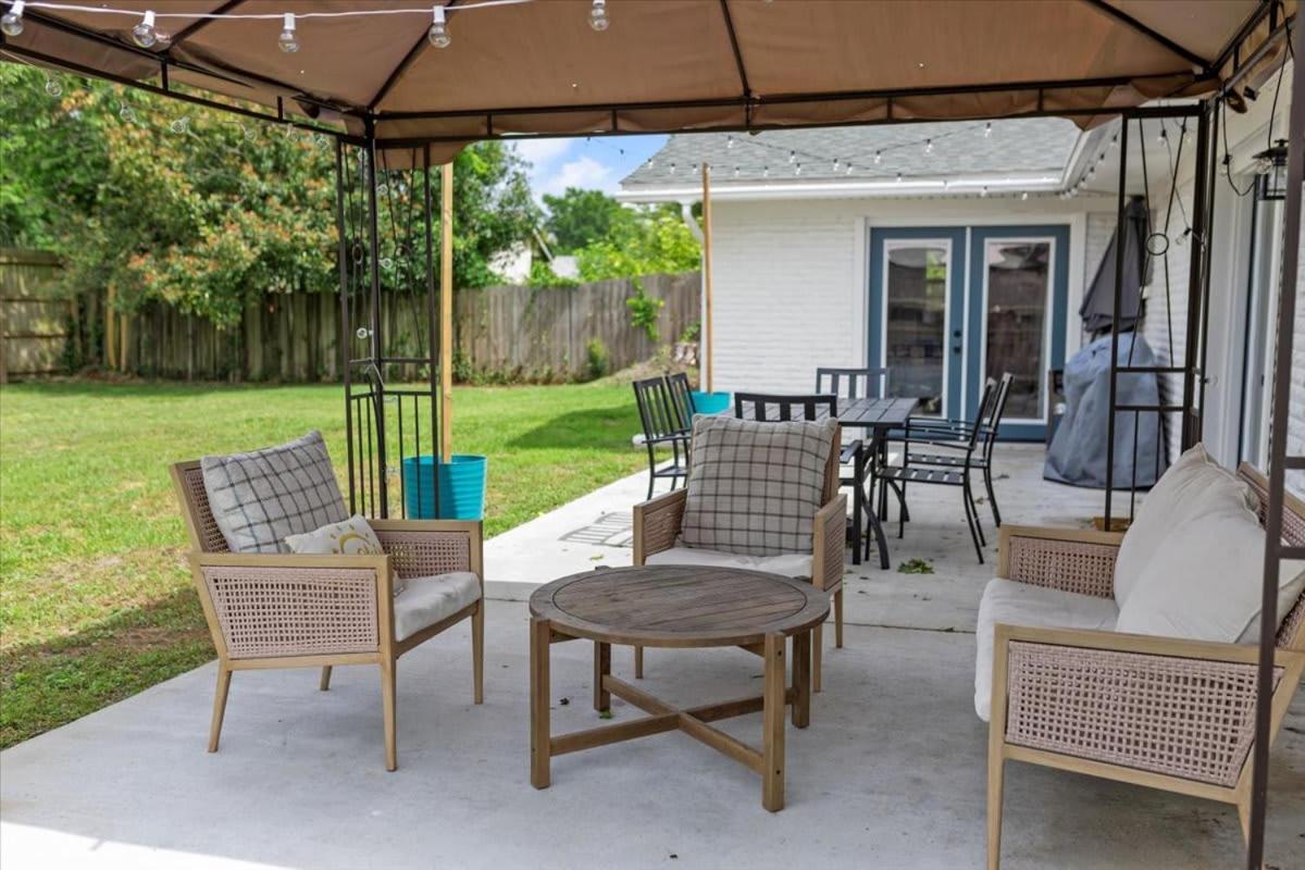 Ranch Home Gem 5Br Home Sleeps 12 With Game Room Gulfport Exteriör bild