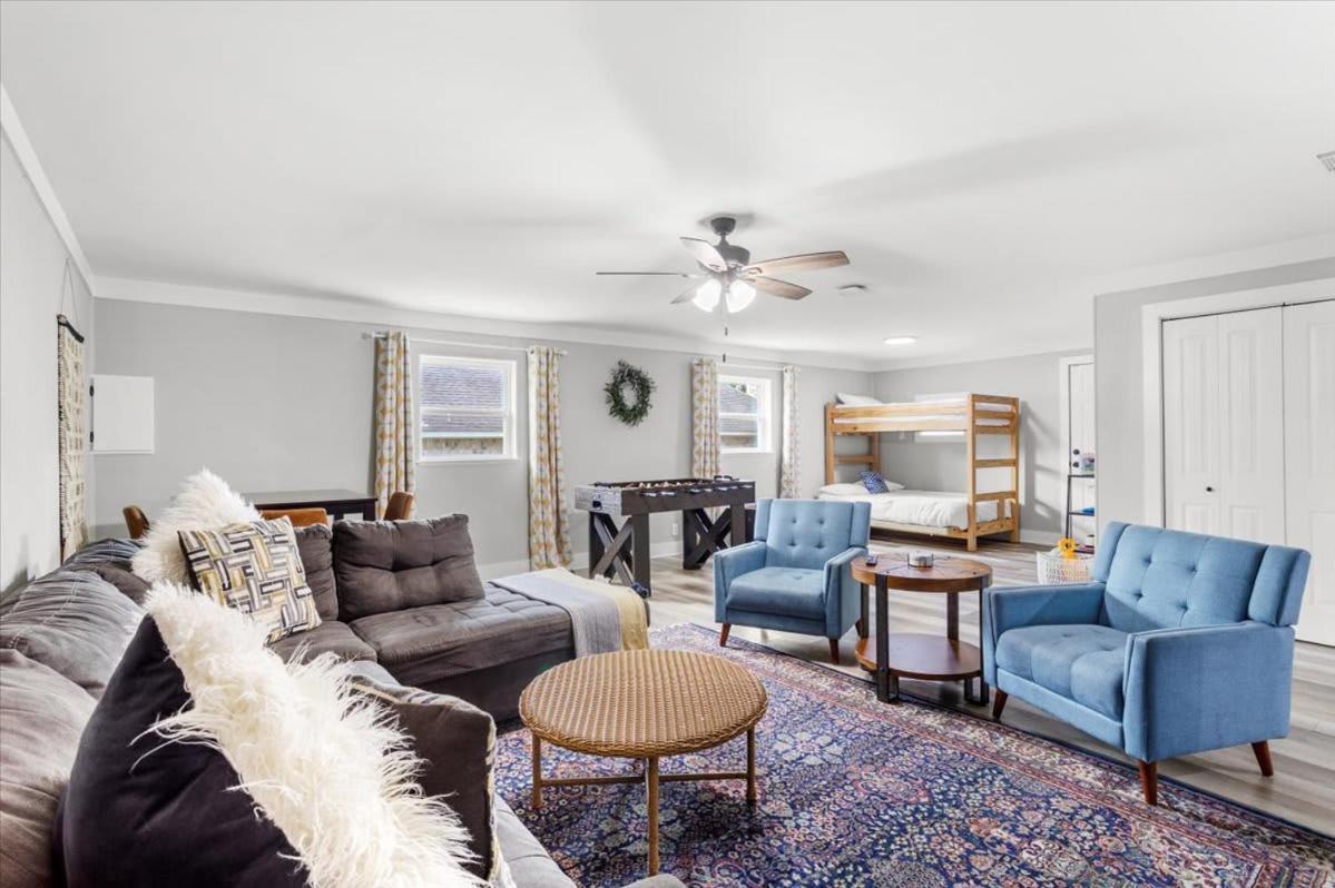 Ranch Home Gem 5Br Home Sleeps 12 With Game Room Gulfport Exteriör bild