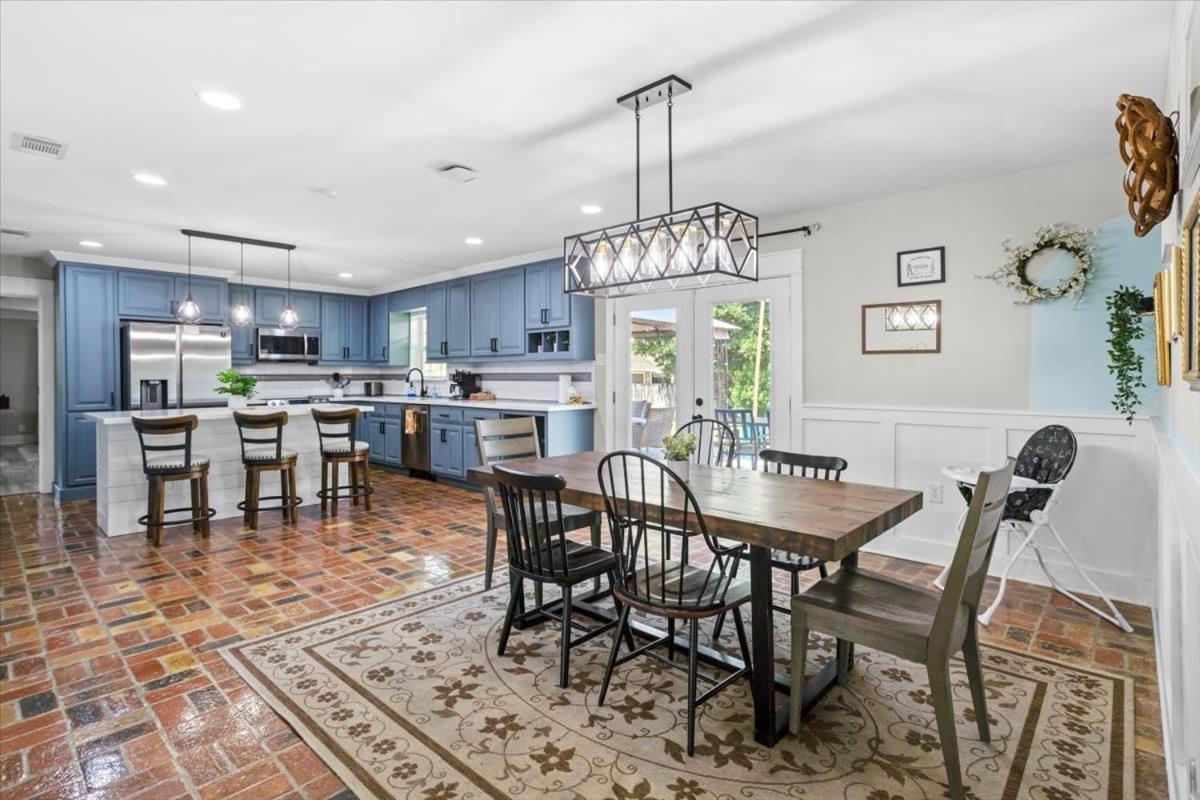 Ranch Home Gem 5Br Home Sleeps 12 With Game Room Gulfport Exteriör bild