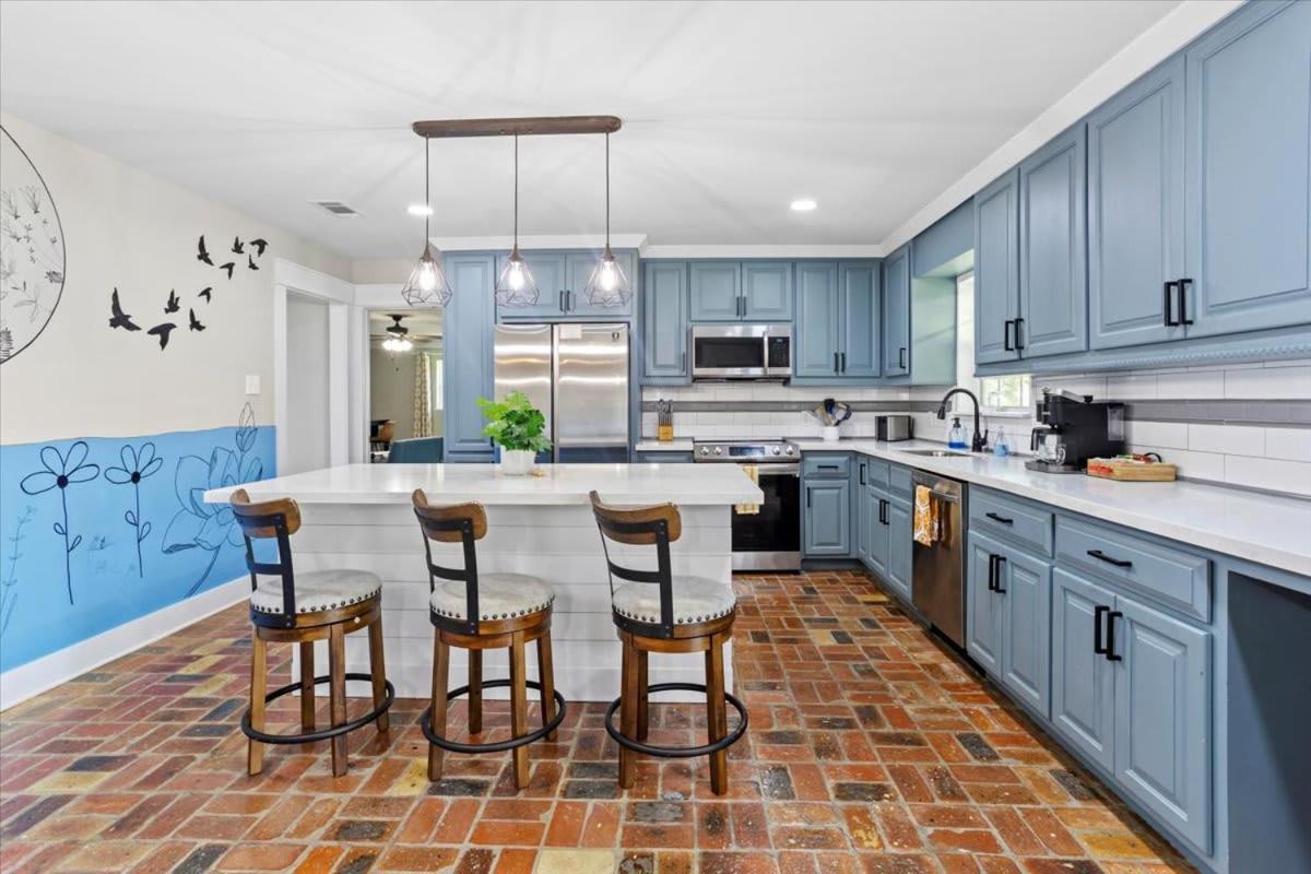 Ranch Home Gem 5Br Home Sleeps 12 With Game Room Gulfport Exteriör bild