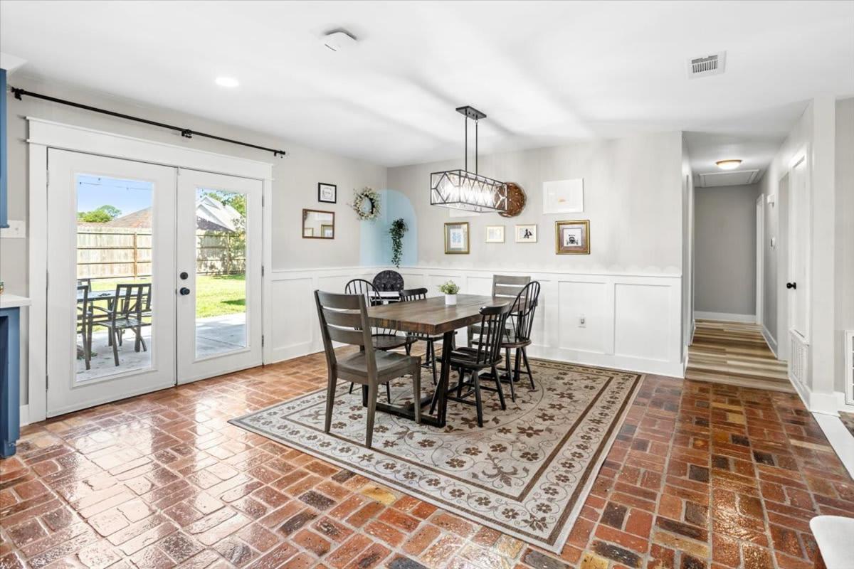 Ranch Home Gem 5Br Home Sleeps 12 With Game Room Gulfport Exteriör bild